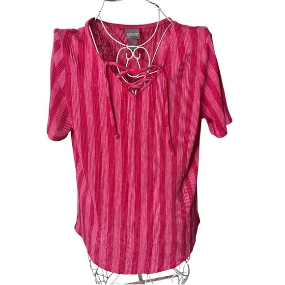 Great CONDITION STUNNING Chico's Top pink Striped Plisse Stretch Solid Tie Front - Picture 1 of 12